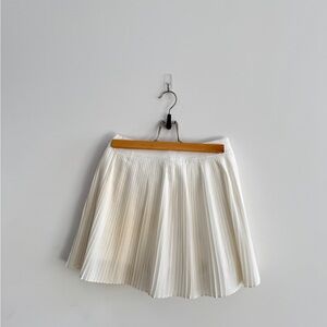 Elegant White Pleated Athletic Skirt